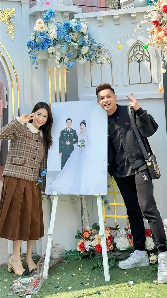 Hòa Minzy nhận điểm 10 vì ăn mặc tinh tế khi đi đám cưới-1