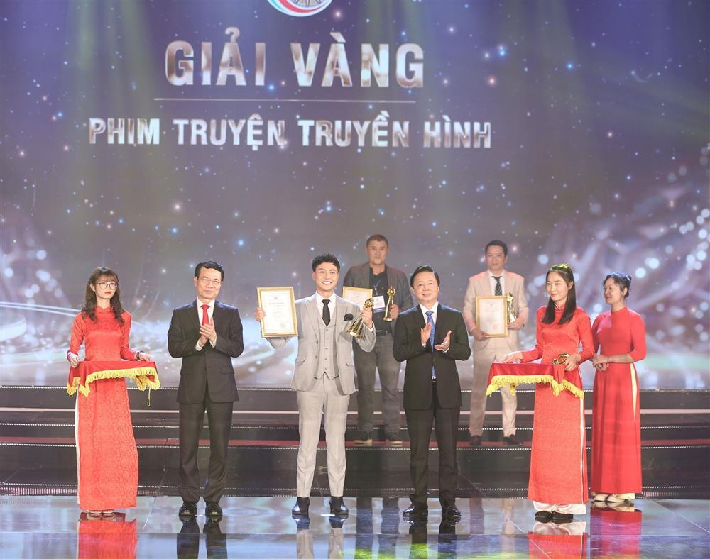 Thanh Sơn đoạt giải Nam diễn viên xuất sắc nhất Liên hoan Truyền hình lần 41-1