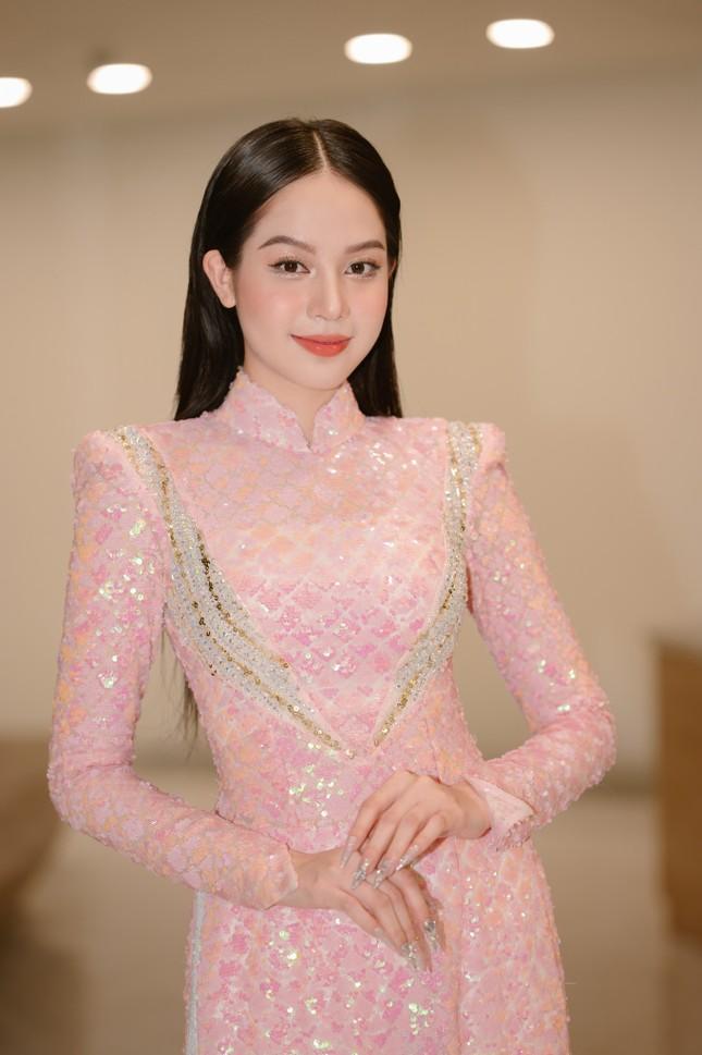Hoa hậu Thanh Thủy khéo hồi đáp trước nghi vấn dao kéo-1