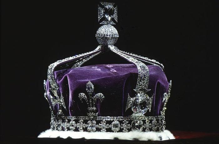 Vương hậu Camilla tháo kim cương trăm triệu đô khỏi vương miện đăng quang-1