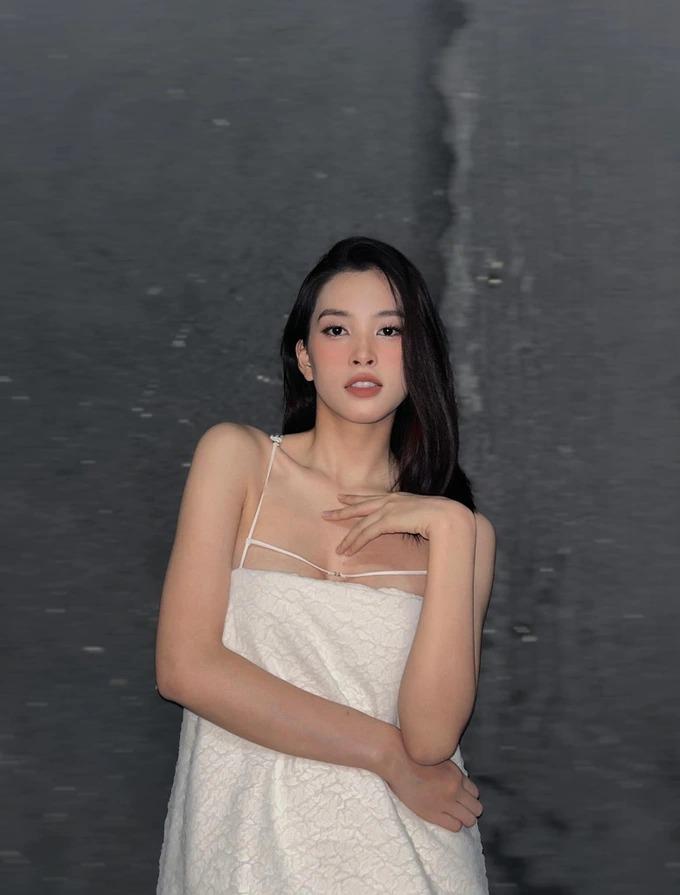 Hoa hậu Tiểu Vy: Sắc vóc thăng hạng, sống sang chảnh tuổi 23-1
