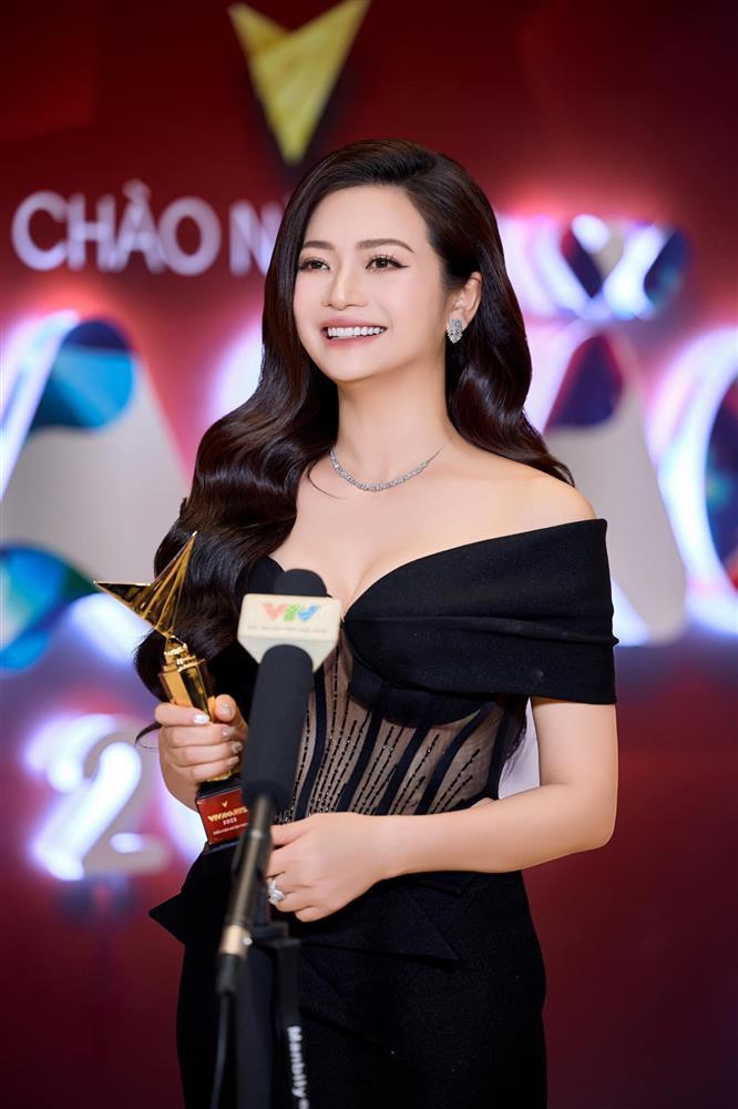 Vẻ ngoài xinh tươi, gợi cảm của nữ diễn viên Việt 43 tuổi từng được nhiều đại gia cầu hôn-1