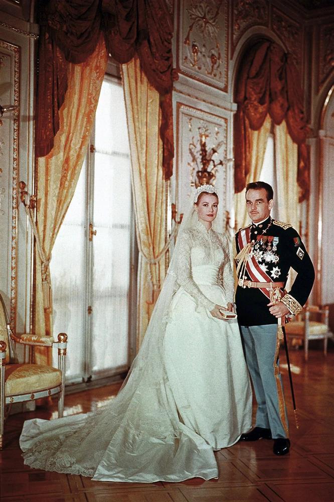 4 bộ váy cưới cổ tích của Hoàng gia Monaco: Đắt đỏ bậc nhất, từng chi tiết đều mang tính biểu tượng thế kỷ-1