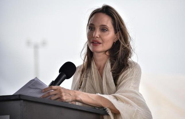 Angelina Jolie ra tối hậu thư cho Brad Pitt-1