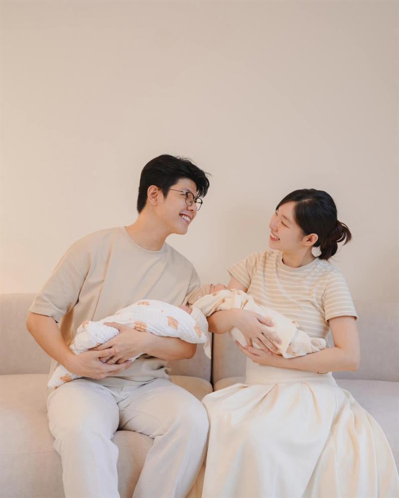 Cặp song sinh Gia đình truyền hình Mạnh Cường - Hương Giang chiếm spotlight của bố mẹ, con Shark Bình và Sam bụ bẫm đáng yêu-1