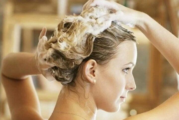 Cách giúp tóc uốn luôn mềm mượt, không bị khô xơ gãy rụng-1